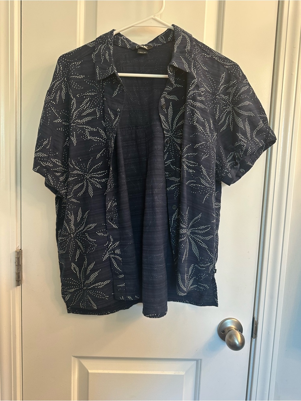 Eddie Bauer Navy Blue Short Sleeve Open Front Top with White Dot Floral Print